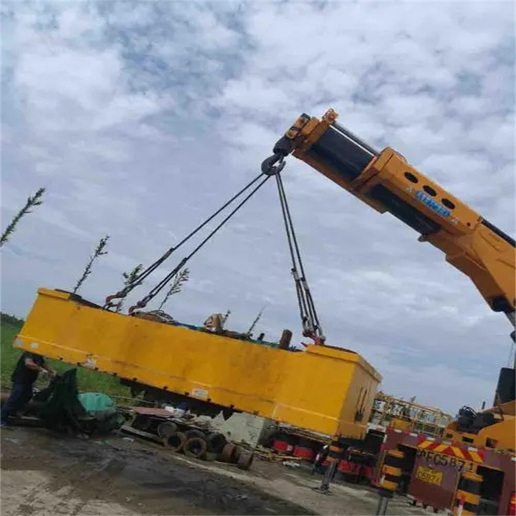 坡头随车吊吊集装箱怎么吊